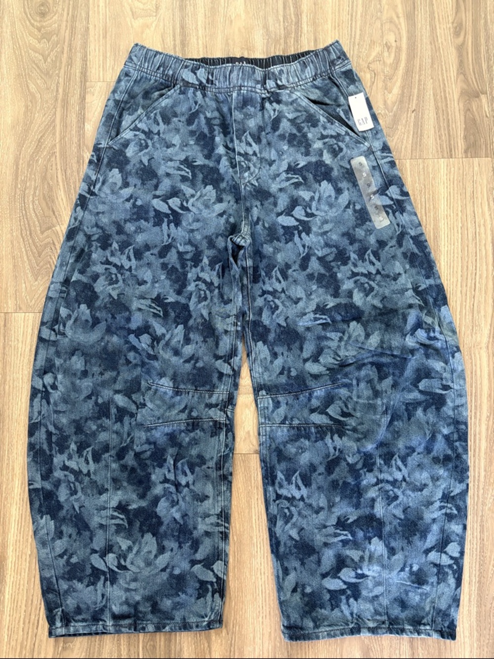 GAP Womens Blue Floral-Print barrel jeans